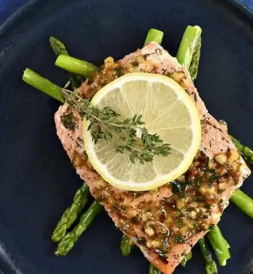 How to Cook Garlic Lemon Salmon for Juicy, Tender Fillets