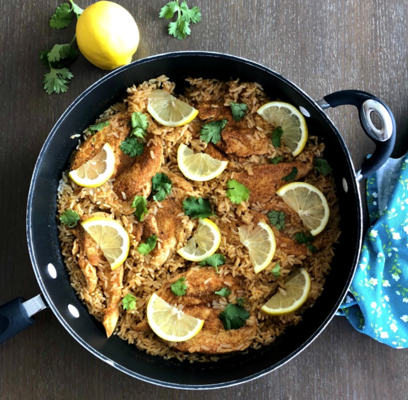 One Pan Spanish Rice and Chicken [Easy Weeknight Recipe]
