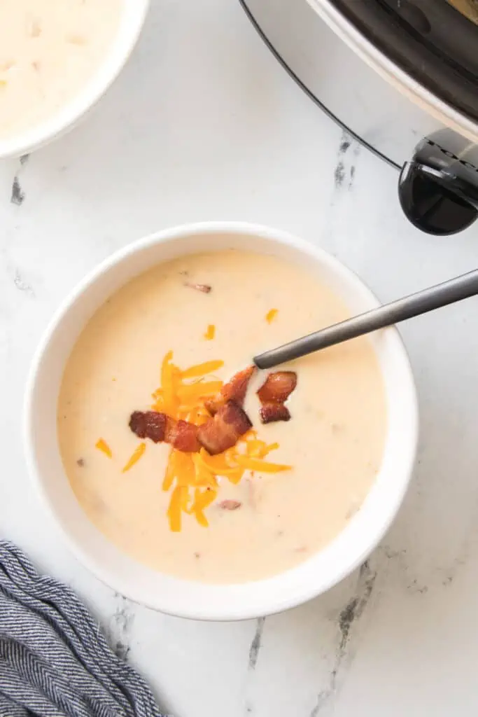 How to Make Creamy Slow Cooker Potato Soup [Step-by-Step Guide]