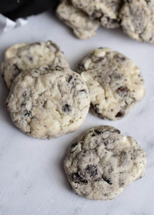 How to Make Soft Cookies and Cream Cookies at Home